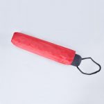 So sieht Art. 1009 in rot aus; optional ist dieser Regenschirm mit eigenem Firmenlogo bedruckbar.